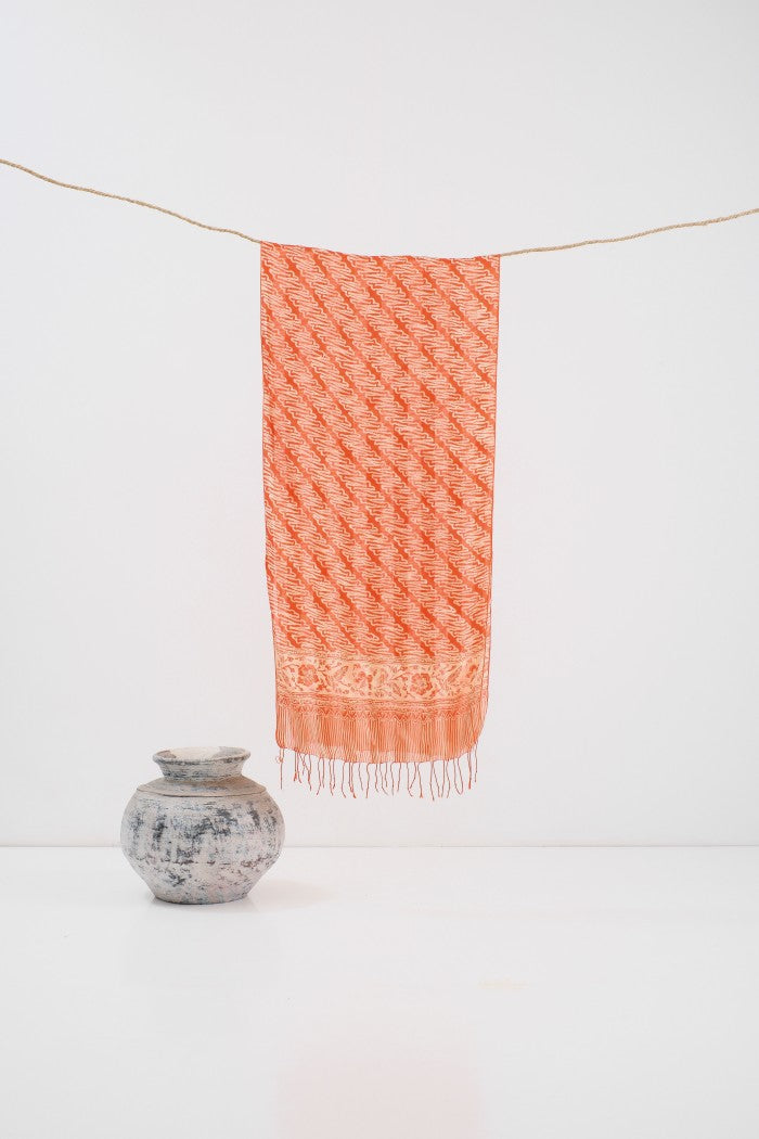 Syal Batik Sutra Parang Tuding - Orange - 45