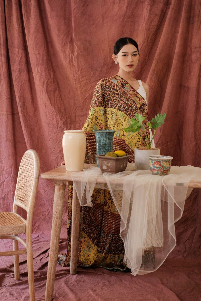 Rumah Kuning - Selendang Sutra Batik Tulis