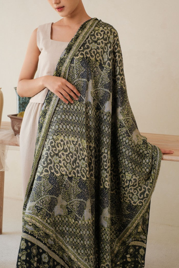 Sangga Langit in Green - Selendang Sutra Batik Tulis