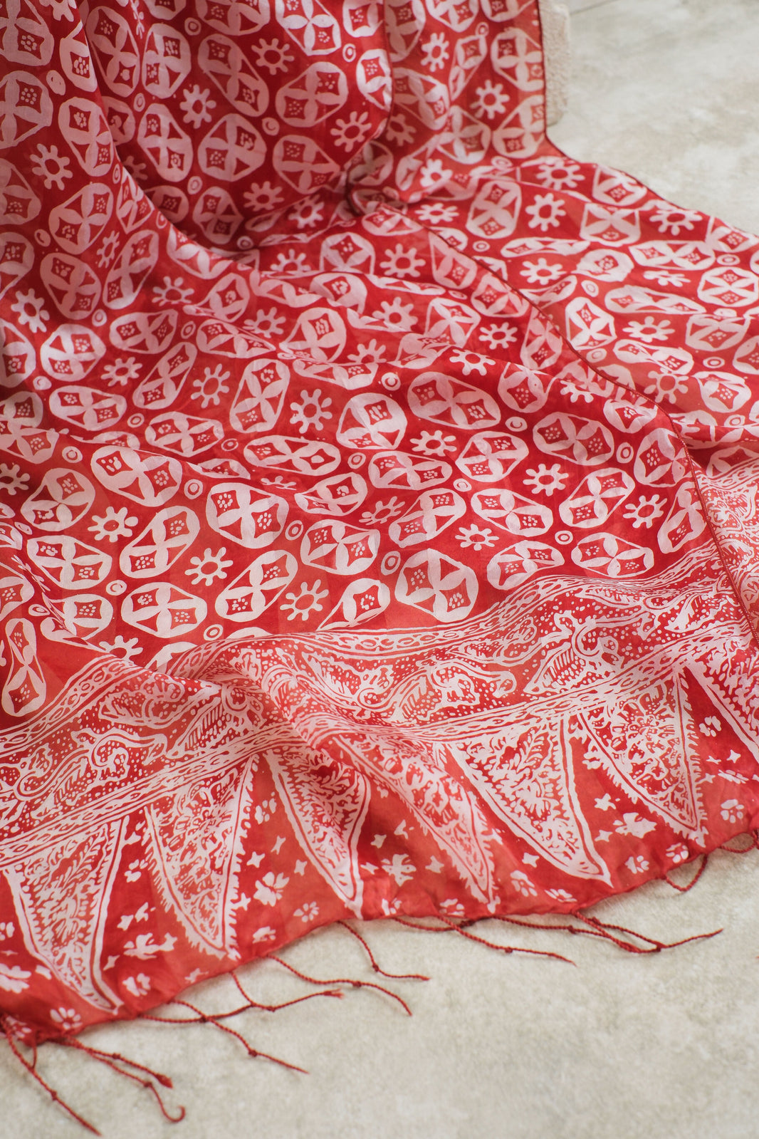 Syal Batik Sutra Kawung Mata - Red - 45