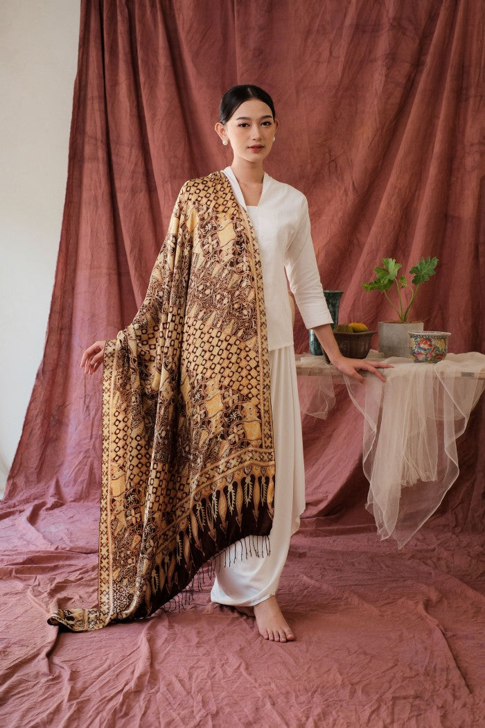 Siraman Jawa - Selendang Sutra Batik Tulis