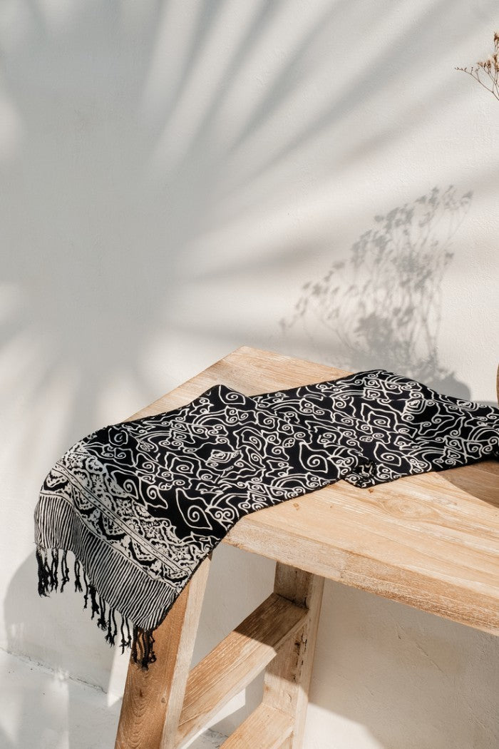 Scarf Batik TCE Mega Mendung Black