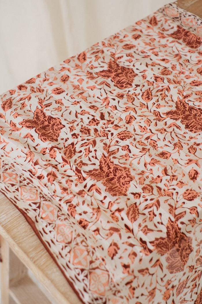 Anyelir in Orange - Syal Batik Sutra - 55