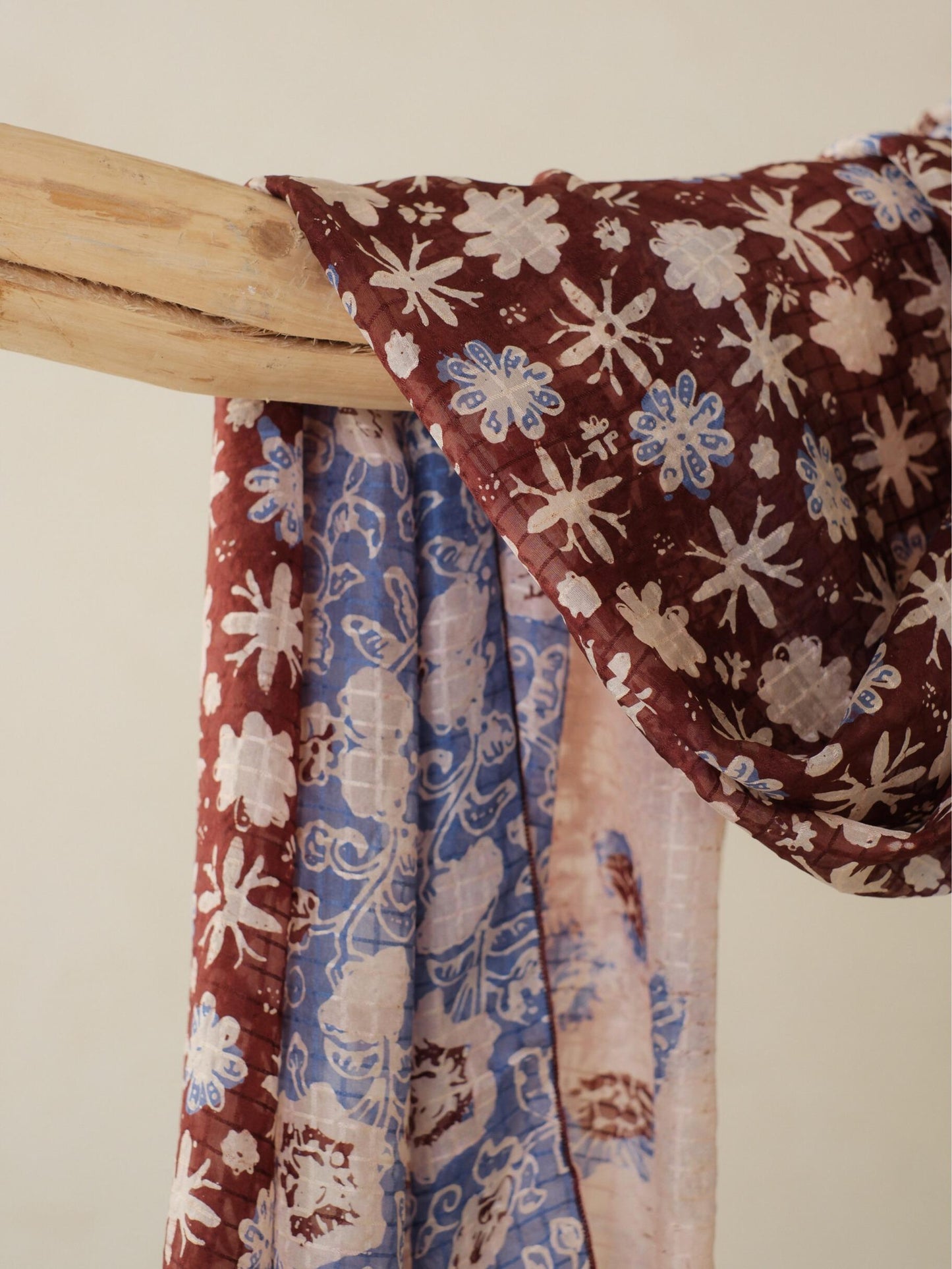 Batik Ratu - Selendang Sutra Batik - Truntum Daun - Brown Blue