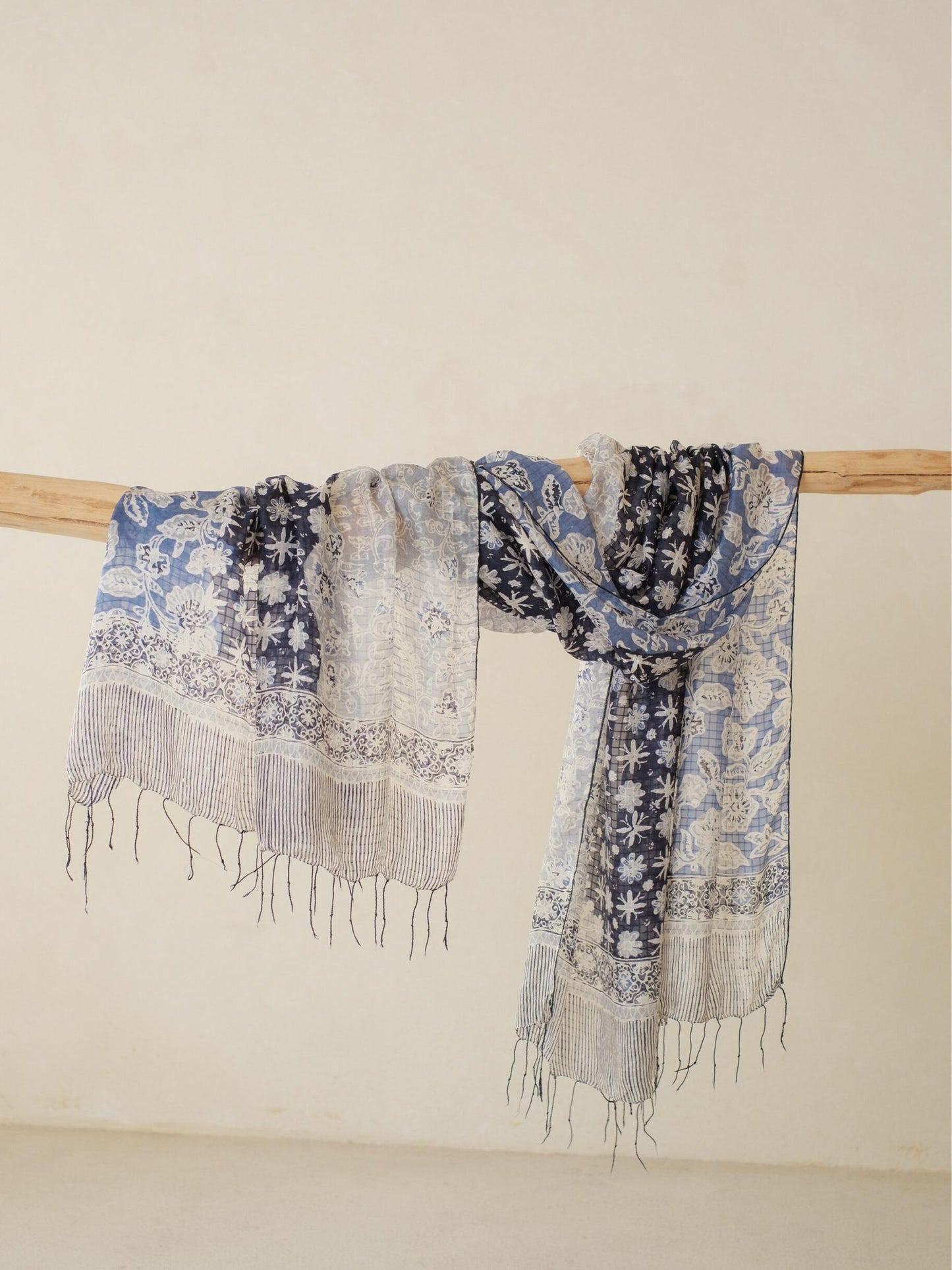 Batik Ratu - Selendang Sutra Batik - Truntum Daun - Dark Blue