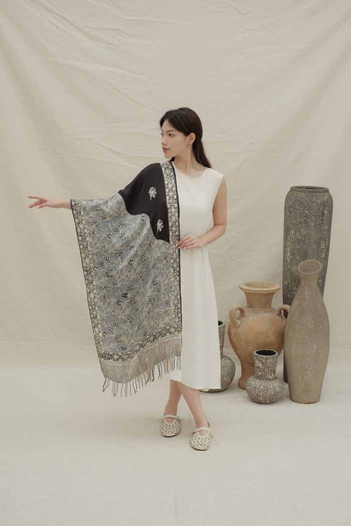 Syal Sutra Batik Premium - Selaras Black Grey