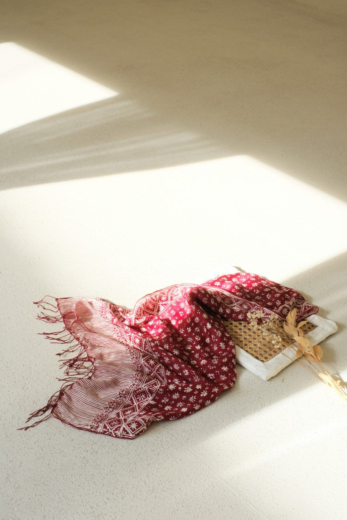 Truntum in Red - Syal Batik Sutra - 55