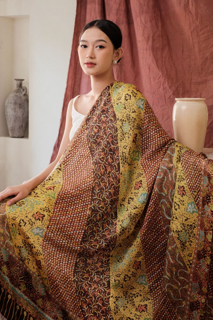 Rumah Kuning - Selendang Sutra Batik Tulis