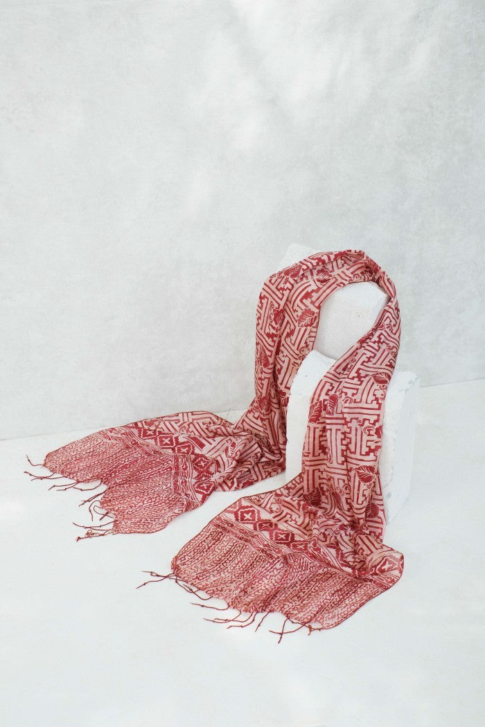 Syal Batik Sutra Rereng Bilik Daun - Red - 45