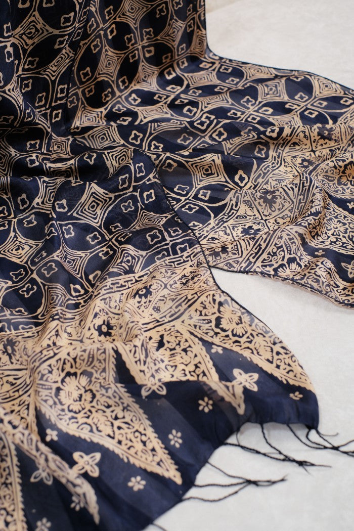 Syal Batik Sutra Kawung Cacah Gori - Blue - 45