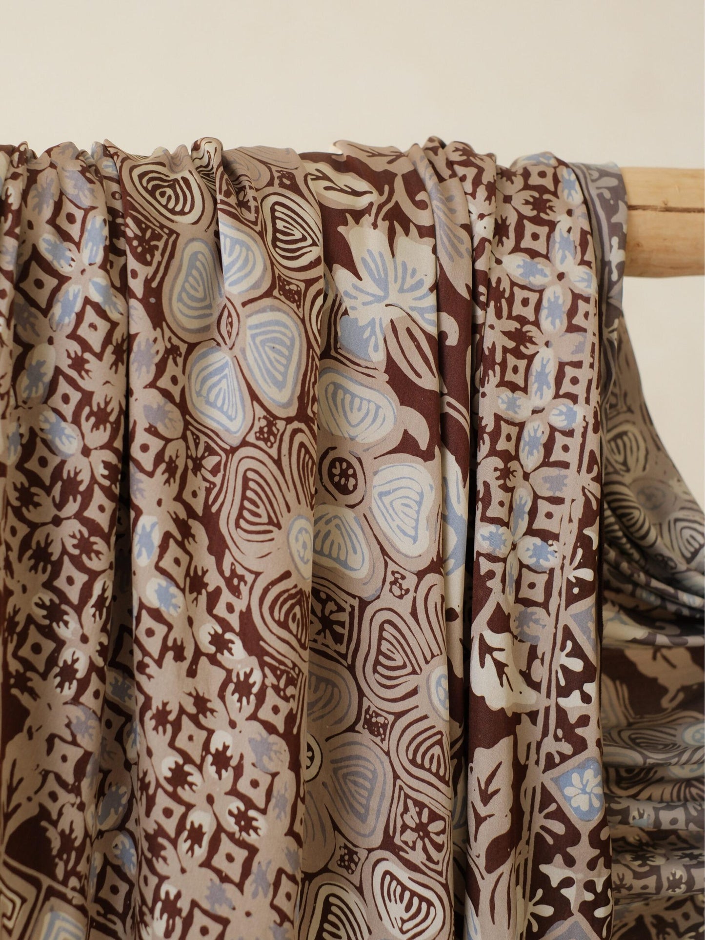Selendang Sutra Batik Tulis - Semanggi - Brown