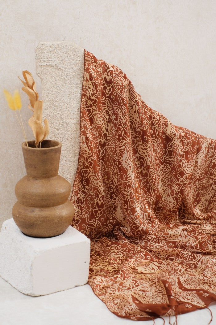 Syal Batik Sutra Bunga Anturium - Brown - 45
