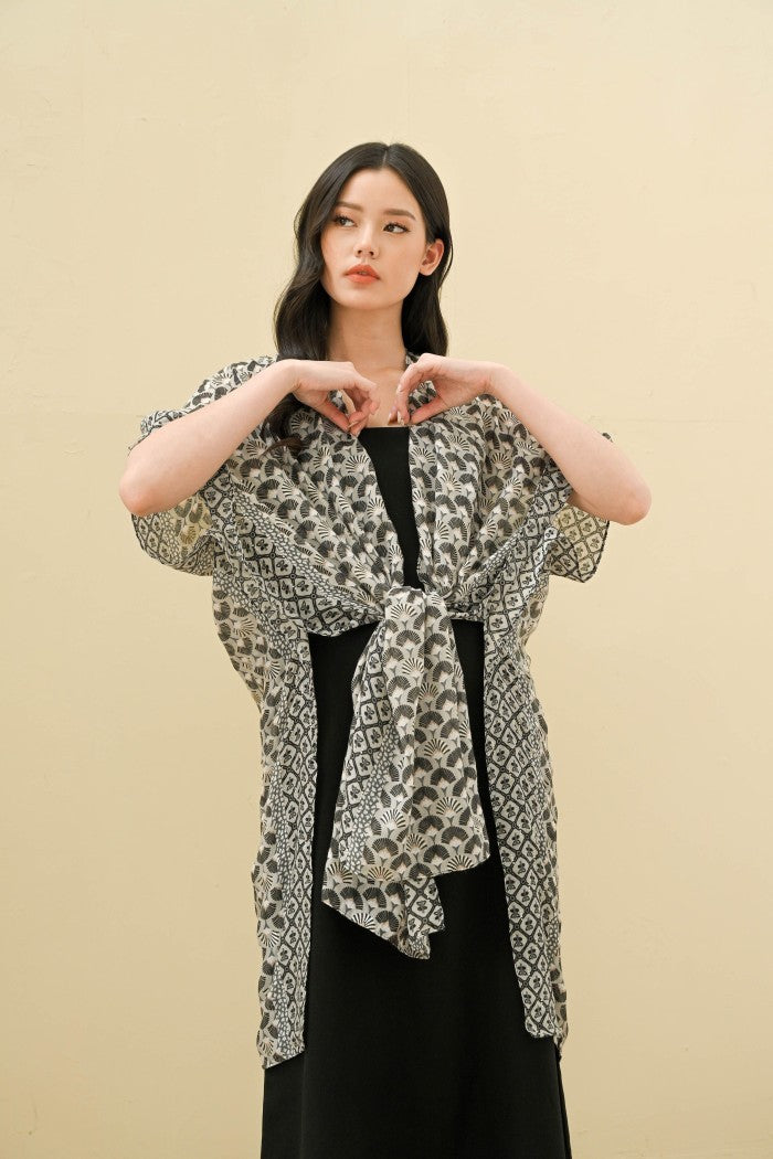 (DEFECT SALE) - Pasha Black Outer