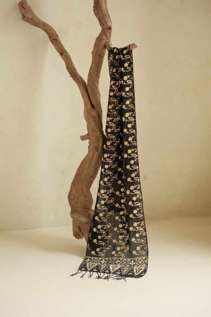 Scarf Batik Dandelion - Black | DNE