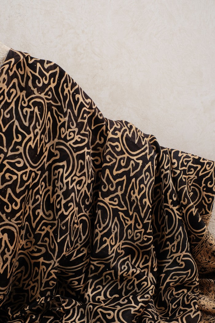 Selendang Sutra Batik - Mega Mendung in Black - 90