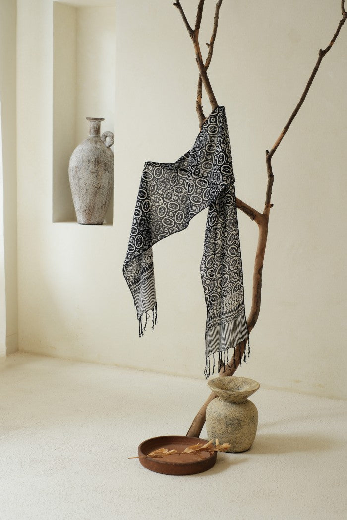 Scarf Batik TCE Kawung Bunga Black