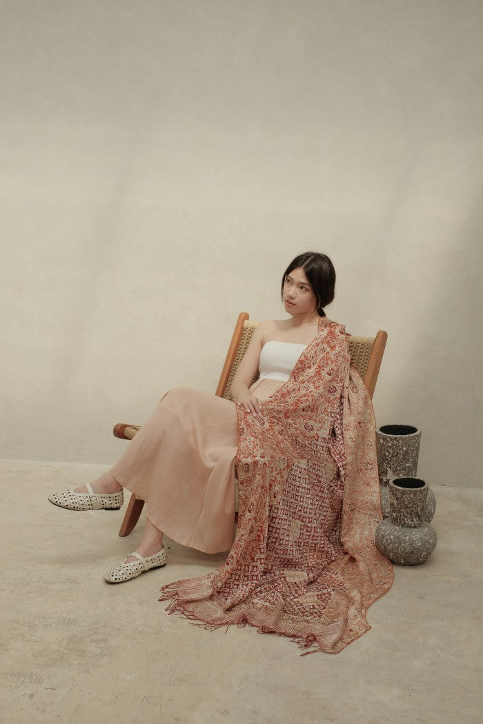 Selendang Sutra Batik Premium - Kawung Daun Red