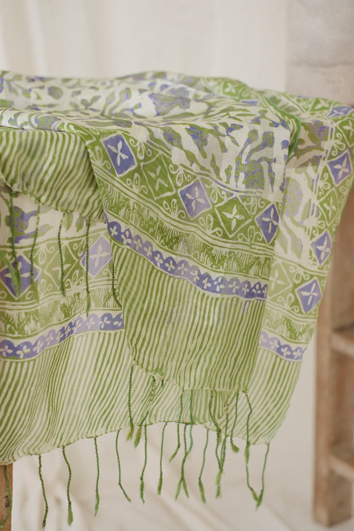 Daun Puring in Green - Syal Batik Sutra - 55