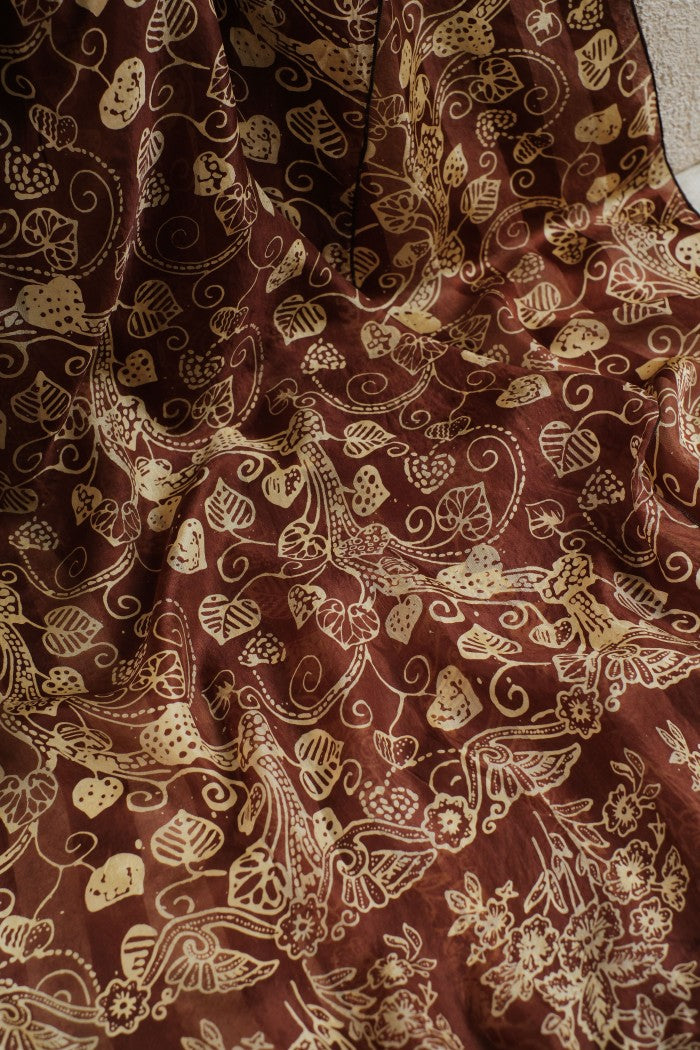 Syal Batik Sutra Rambat Love - Brown - 45
