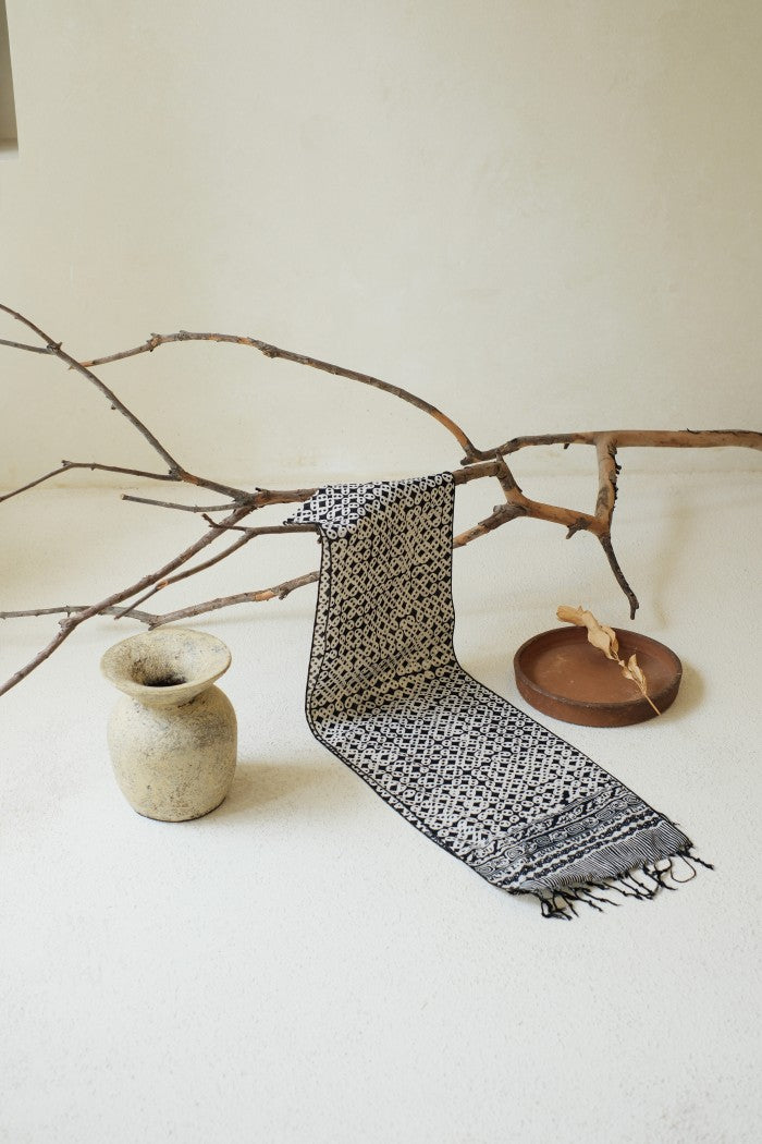 Scarf Batik TCE Kawung Sen Black