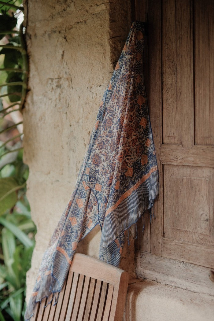 Syal Batik Sutra Blue 02