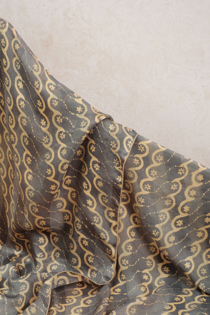 Syal Batik Sutra Parang Pamor - Grey - 45