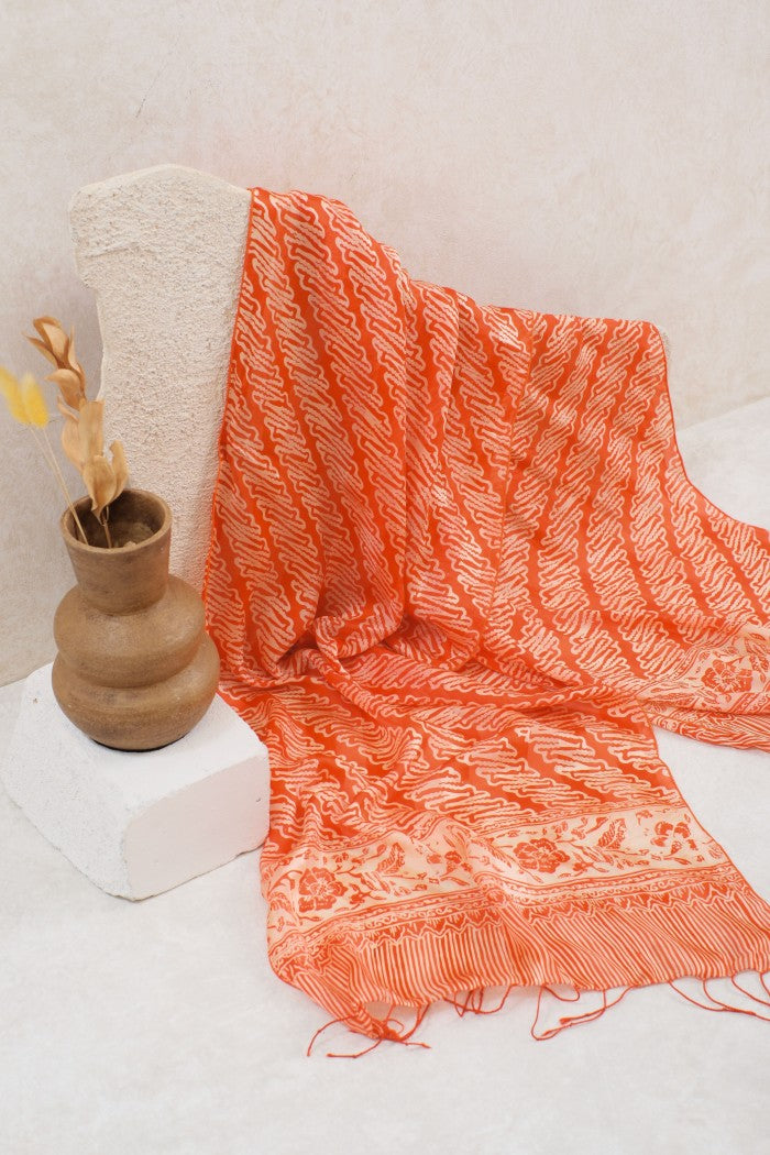Syal Batik Sutra Parang Tuding - Orange - 45