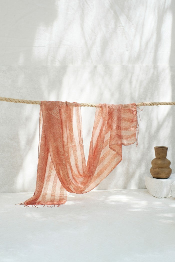 Syal Batik Sutra Guratan Daun - Cream - 45