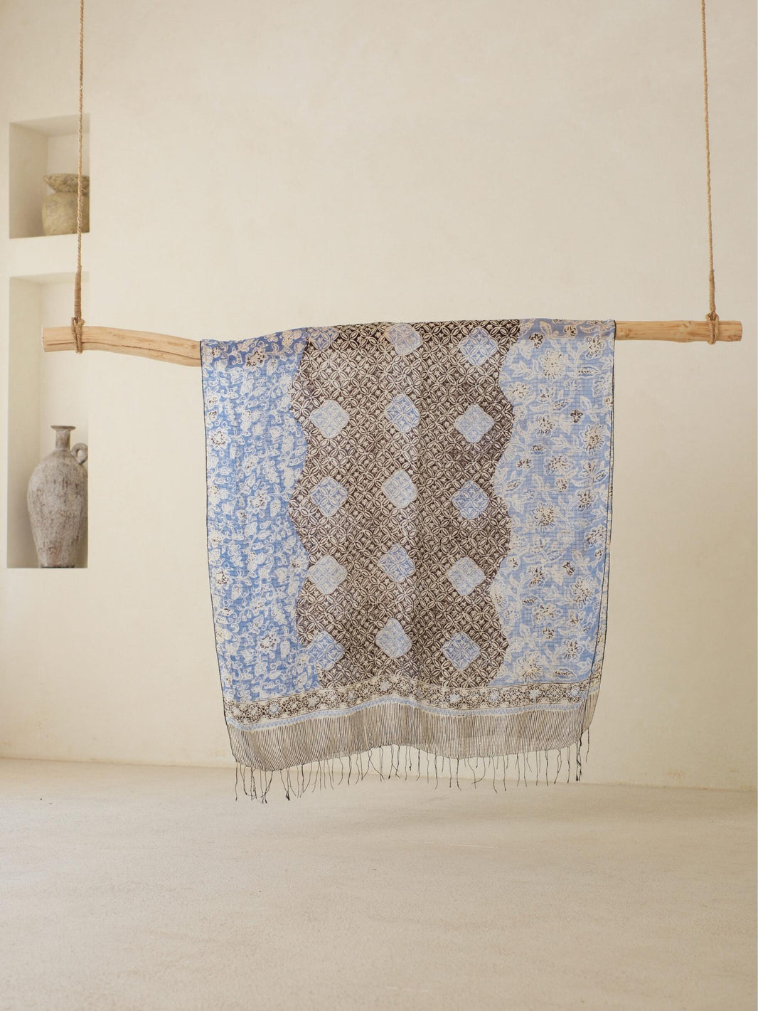 Batik Ratu - Selendang Sutra Batik - Kawung Daun - Black Blue