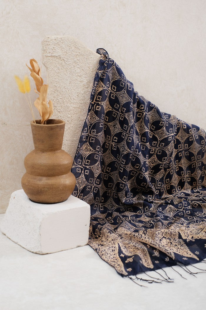 Syal Batik Sutra Kawung Cacah Gori - Blue - 45