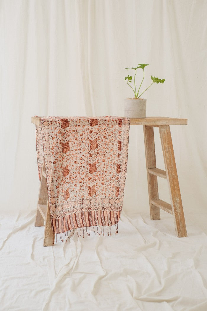 Anyelir in Orange - Syal Batik Sutra - 55