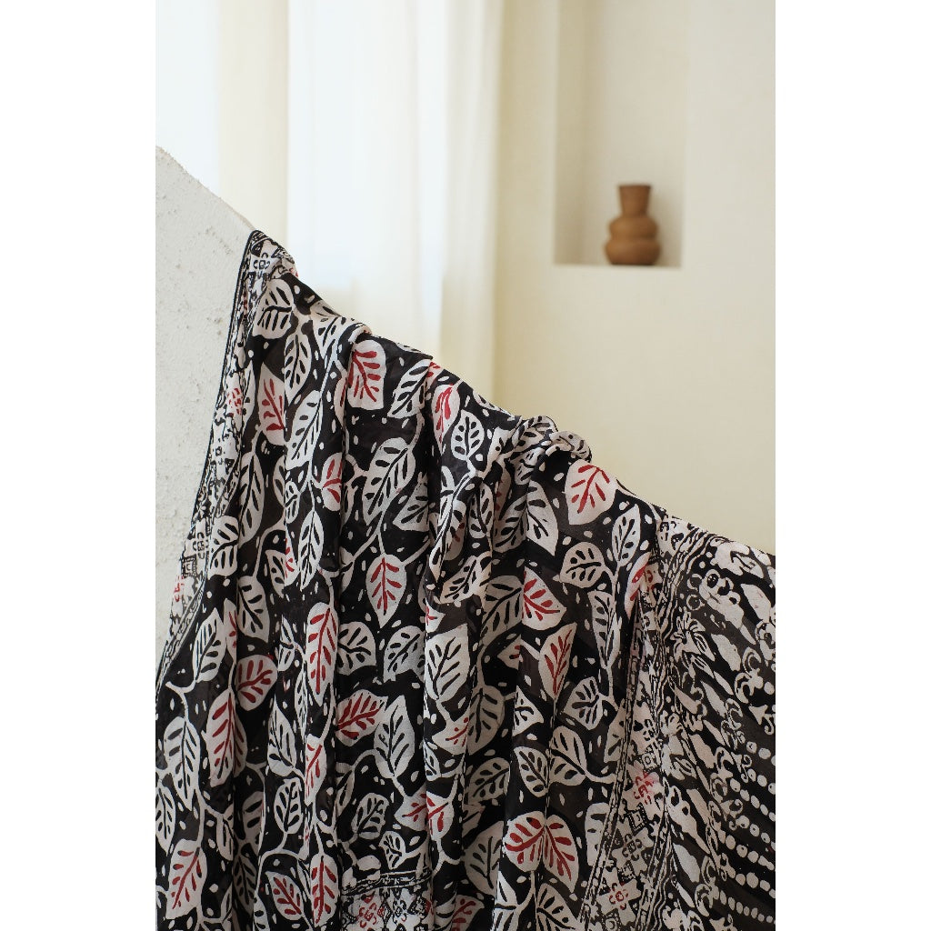 Syal Batik Sutra Calathea in Black - 55