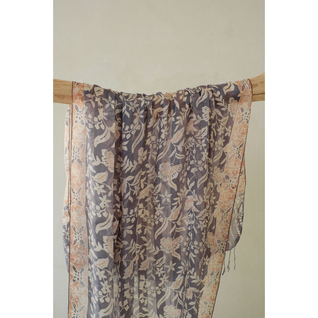 Daun Rambat in Grey - Selendang Sutra Batik