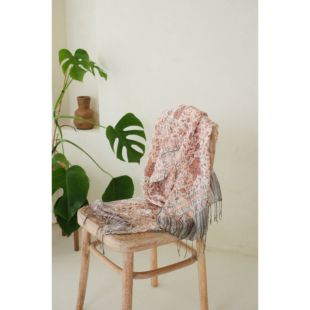 Syal Batik Sutra Bougenvil in Cream - 55