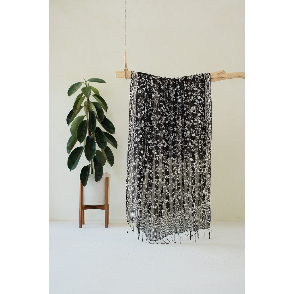 Selendang Sutra Batik Bunga Sepatu in Black