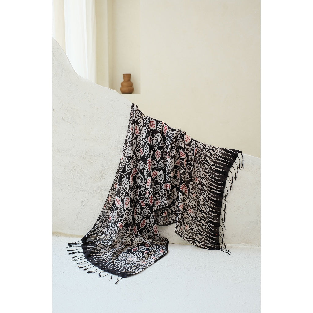 Syal Batik Sutra Calathea in Black - 55