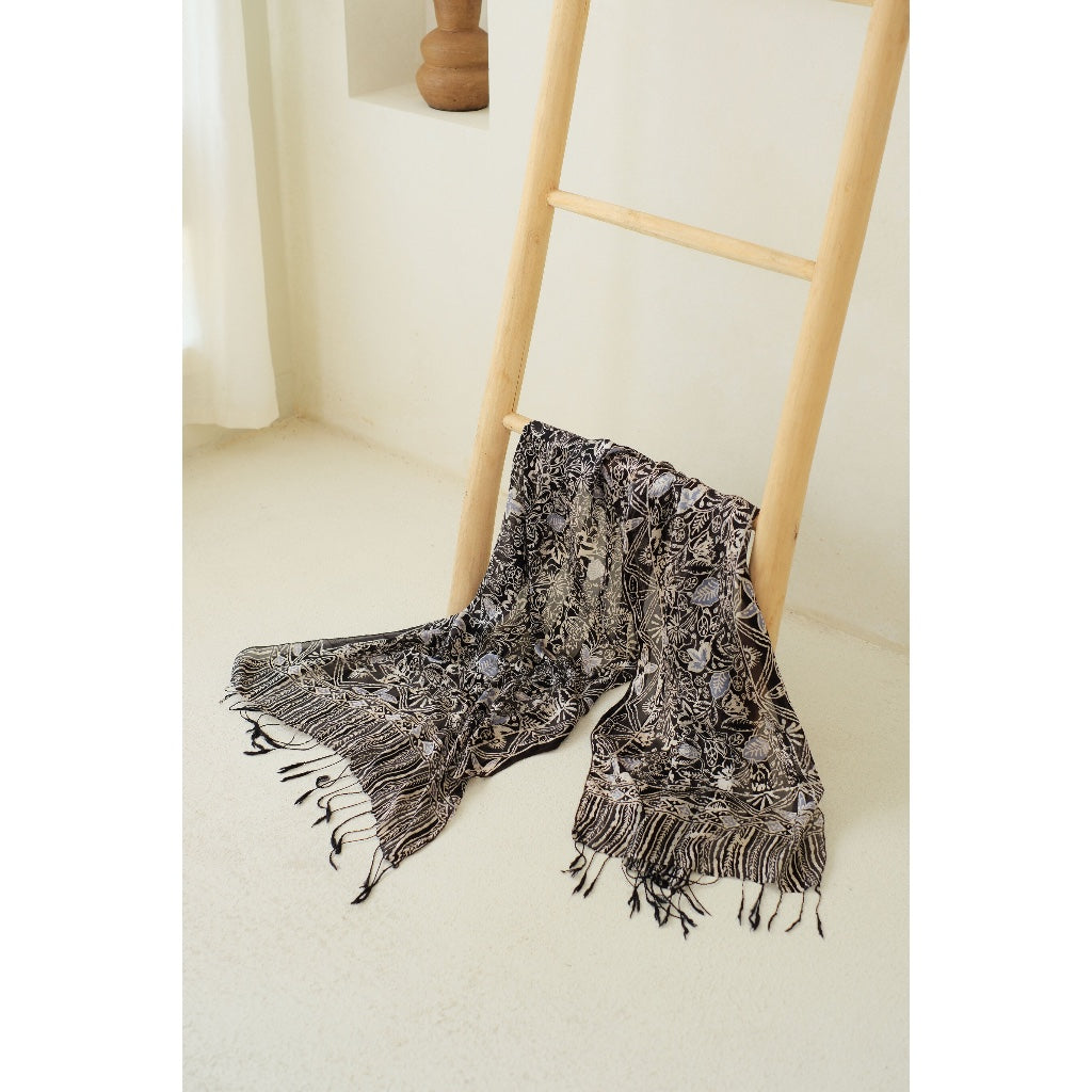 Syal Batik Sutra Peacock in Black - 55
