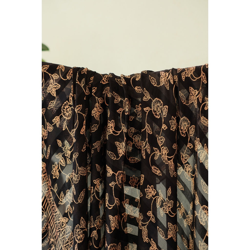 Selendang Sutra Batik Susan in Black