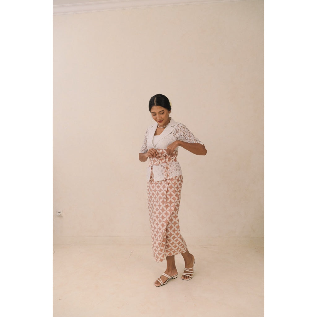 Kana in Cream - Obi Belt Batik