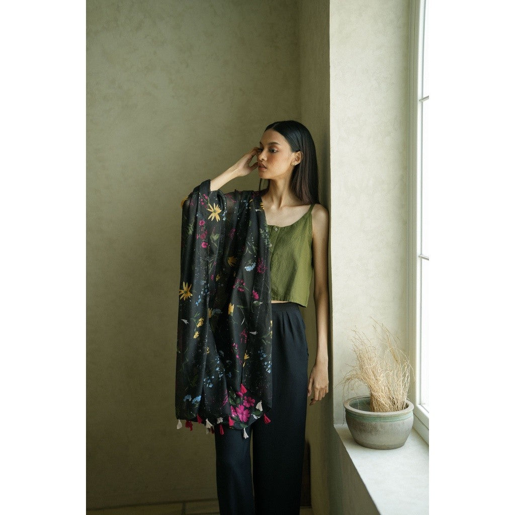 (DEFECT SALE) - Rahayu Black Shawl / Selendang Batik