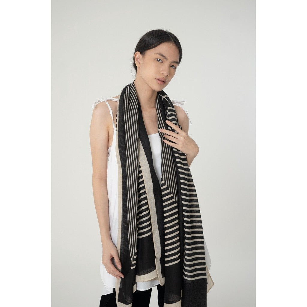 (DEFECT SALE) Muthia Black-Selendang Batik Premium 90×180/Pashmina