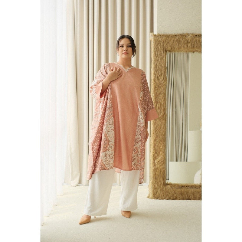 Kaiyana Kaftan Batik Dress - Pink