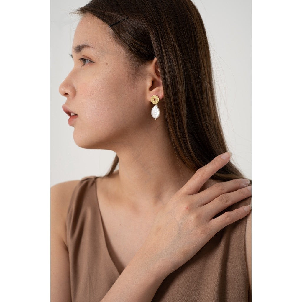 Rani-Freshwater Pearl Earrings Gold Plated/Anting Mutiara Wanita