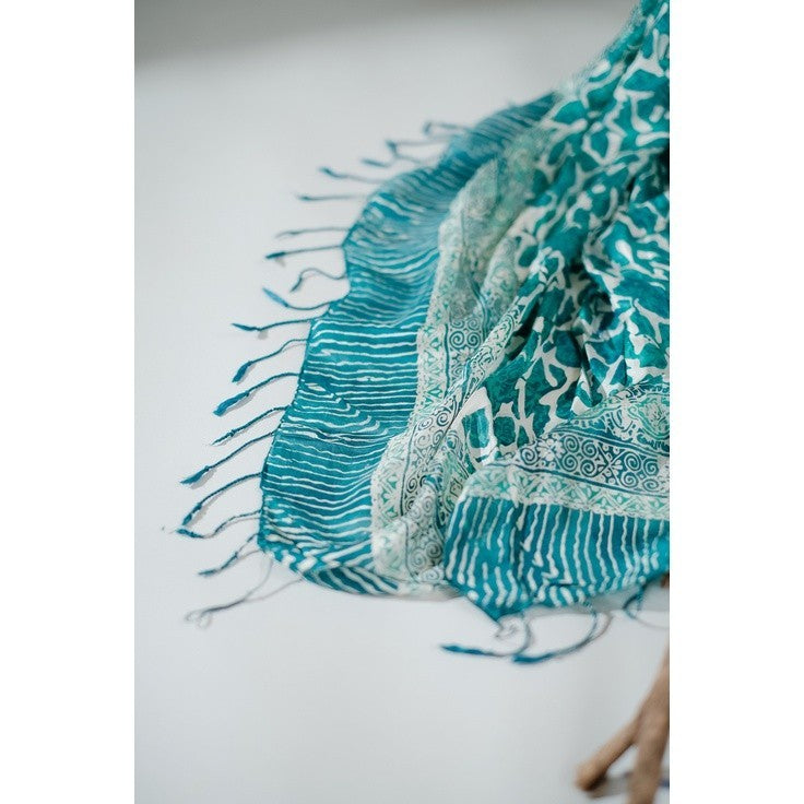 Selendang Batik Sutra Tosca 01