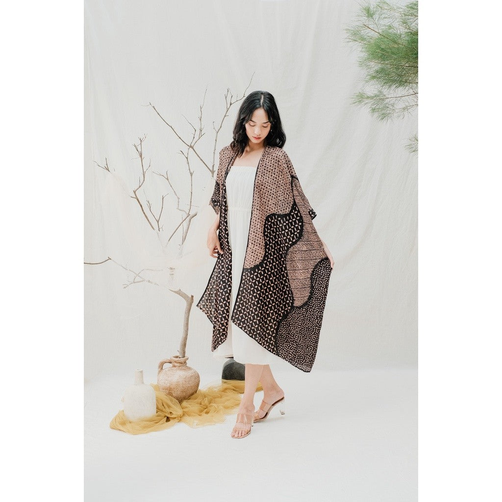 Kirana 52 Outer Kaftan Batik