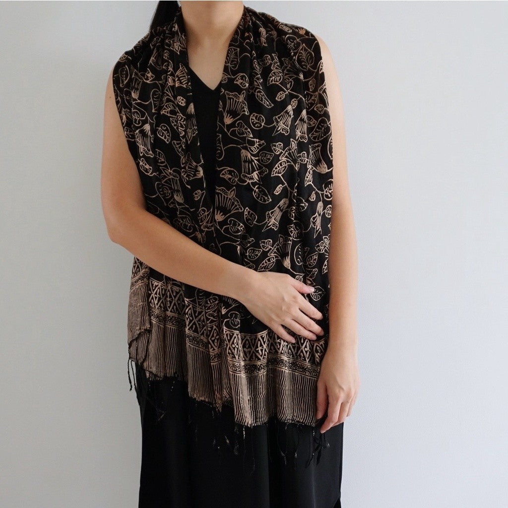 Syal Batik Sutra Black 04