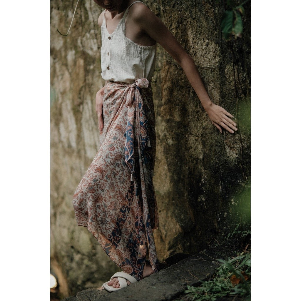 (DEFECT SALE) - Zaria Blue Shawl / Selendang Batik