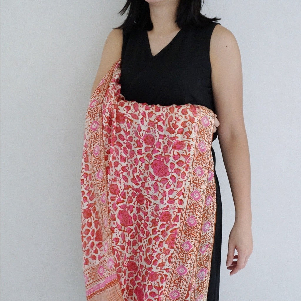 Syal Batik Sutra Pink 09