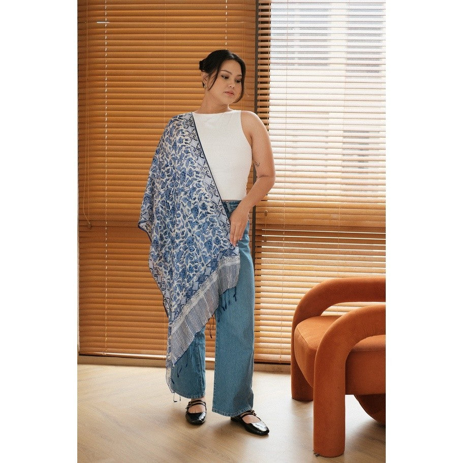 Syal Batik Sutra Daun Tumbuh - Blue