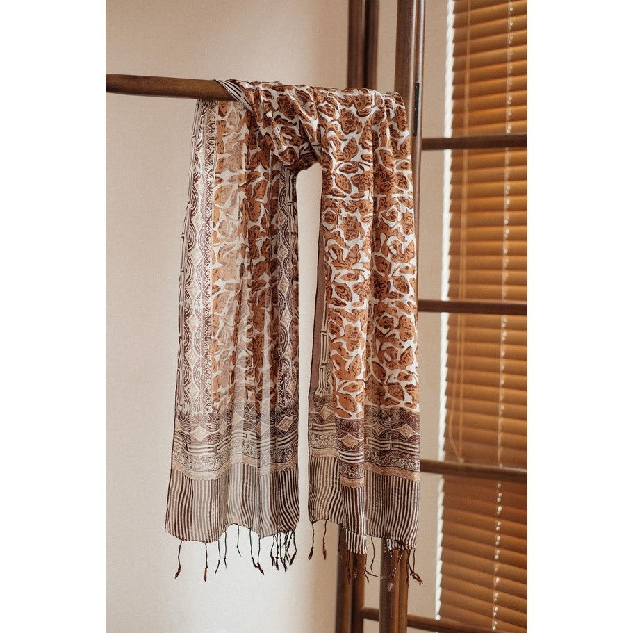 Syal Batik Sutra Daun Tumbuh - Brown